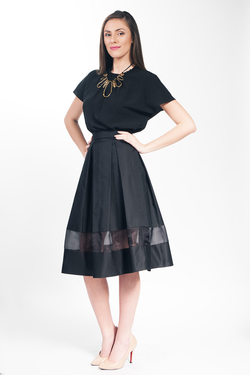 De ce sa cumperi rochii de producator, fabricate in Romania? Fuste Dama Bine te-am gasit in magazinul nostru online shopnew-5uel8qry.cf Esti bine-venita sa vizualizezi gama de produse disponibile in categoria fuste dama care respecta intocmai deviza recunoscuta de toate femeile: fusta este cea mai feminina si eleganta piesa vestimentara din garderoba noastra.
