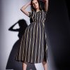 Rochie in bleumarin dungi